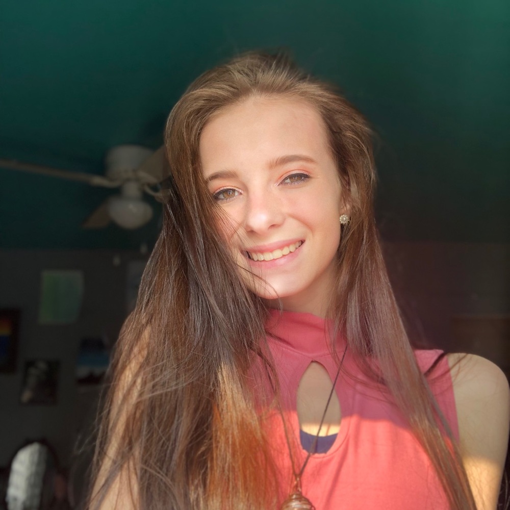 Meet your Posher, Chloe